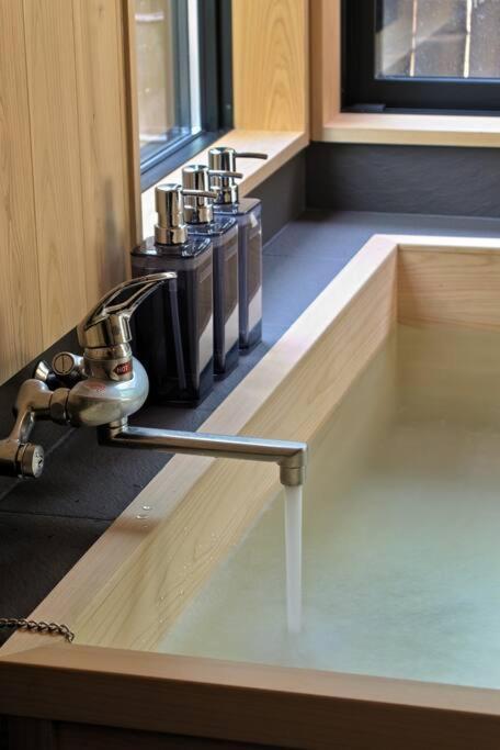 Hinoki No Ie - Cottage With Natural Hot Spring In A Cypress Bathtub Shika Eksteriør bilde