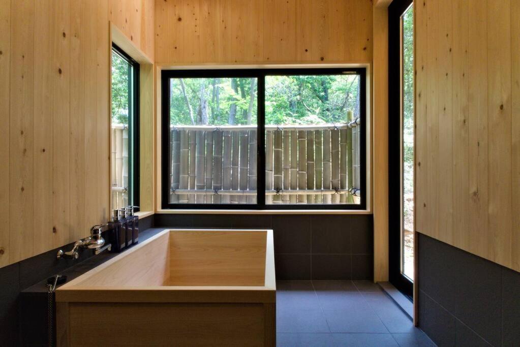 Hinoki No Ie - Cottage With Natural Hot Spring In A Cypress Bathtub Shika Eksteriør bilde